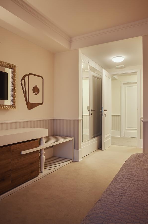 Castello Boutique Hotel Cacak Bagian luar foto