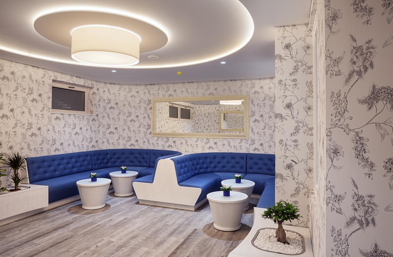 Castello Boutique Hotel Cacak Bagian luar foto